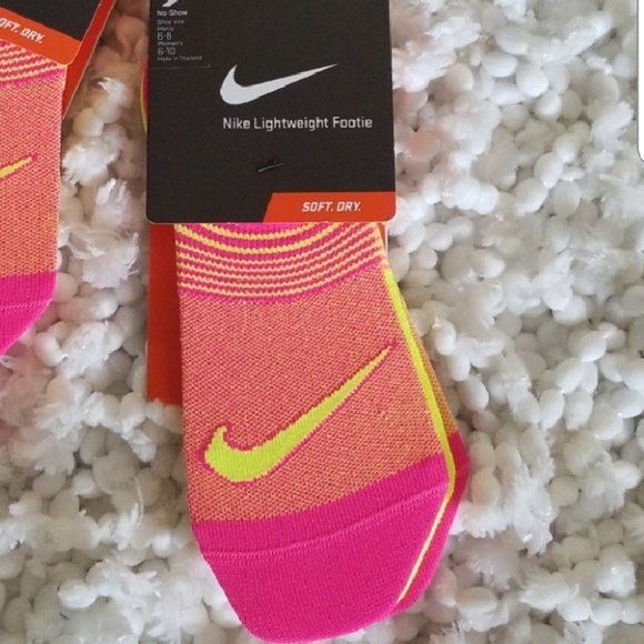 nike lightweight footie